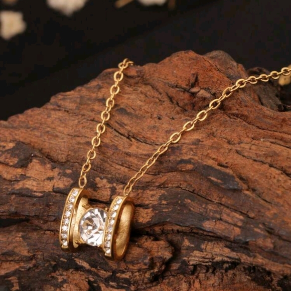 Jewelry - New Elegant Gold Necklace Stainless Steel with Crystal Pendant